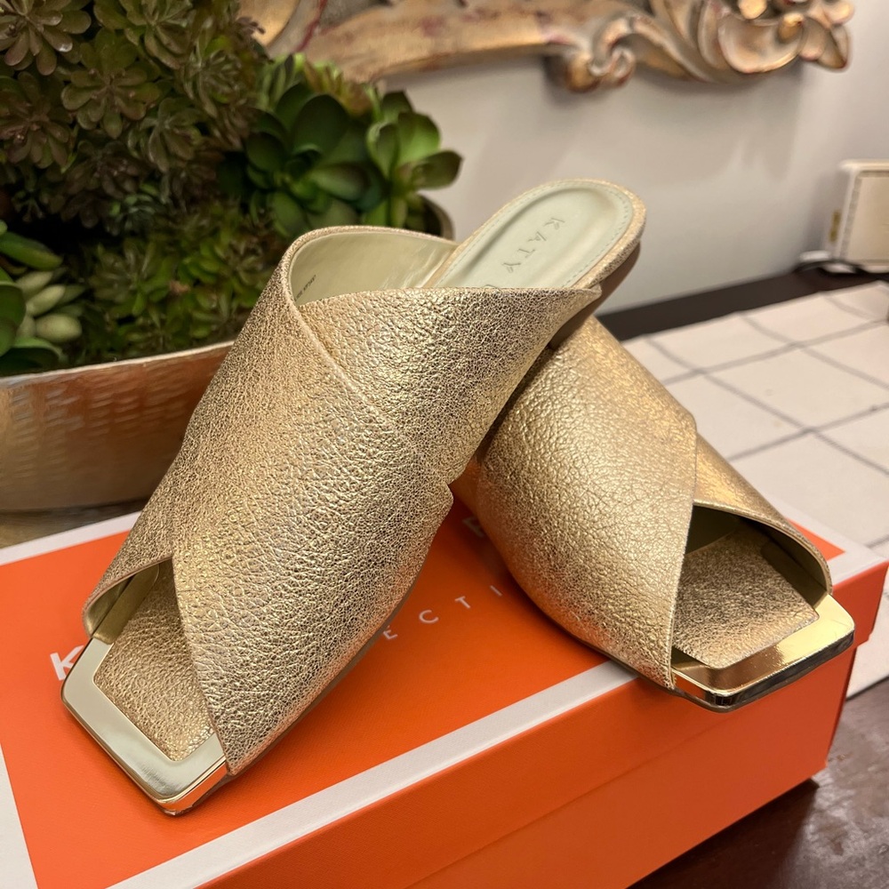 Katy Perry Collection Gold Metallic Slides Size 7.5 Stunning Summer Sandal NIB